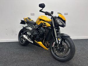 TRIUMPH STREET TRIPLE 765RS * QUICK SHIFT - OHLINS SHOCK - 12 MONTHS MOT **