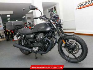 2021, '21 MOTO GUZZI V7 STONE IV ABS. ONLY 1,177 MILES. TOP BOX. £5,995