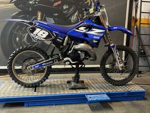 VENDO YAMAHA YZ 125 ANO 2001 BALÃO DEP PIPES TORRES VEDRAS