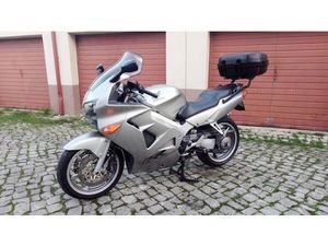 VFR 800 FI, EXCELENTE. POMBAL