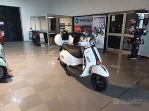 PIAGGIO VESPA 300 GTS SUPER SPORT