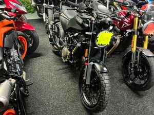 HUSQVARNA SVARTPILEN 401 EURO 5 375 CC