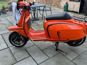 IMMACULATE ROYAL ALLOY 125 GT LOTS OF EXTRAS