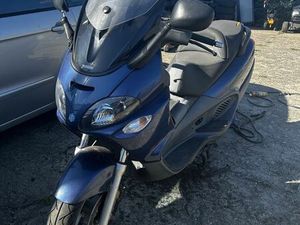 MAXI SKUTER PIAGGIO X9 125 CM3 PRZYTOCZNA