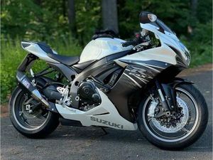 SUZUKI GSX-R 600 L3 YOSHIMURA R-11