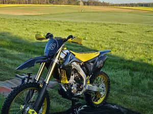 SUZUKI RMZ-250 BJ. 2014