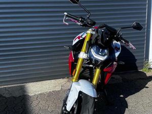 BMW F 900 R-TOP GEPFLEGT MIT KOFFER &ALLEN PAKETEN - A2-TAUGLICH!