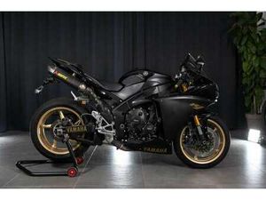 YAMAHA YZF-R1 BIG BANG NERO ORO NERO