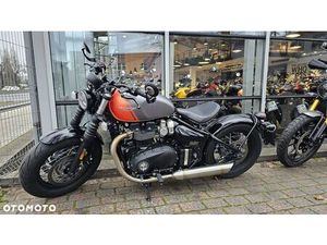 TRIUMPH BONNEVILLE BOBBER