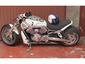 HARLEY DAVIDSON V ROD