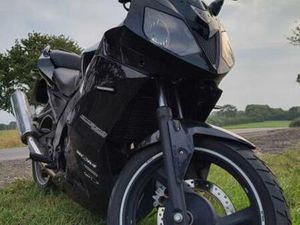 DAELIM ROADWIN R 125 VJF MOTORRAD A1 / B196