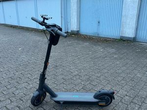 SEGWAY NINEBOT MAX G30D II E-SCOOTER