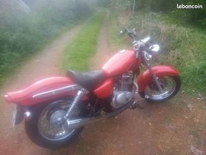 MOTO SUZUKI GZ 125 MARAUDER