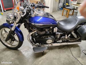 TRIUMPH BONNEVILLE SPEEDMASTER