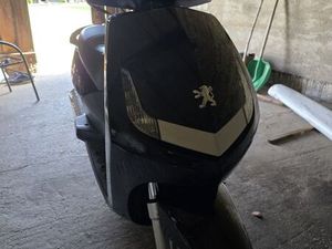 SKUTER PEUGEOT VIVACITY POJEMNOSC 49 RUDUNKI