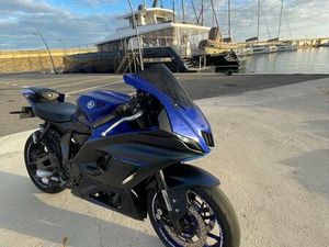 YAMAHA R7 2022