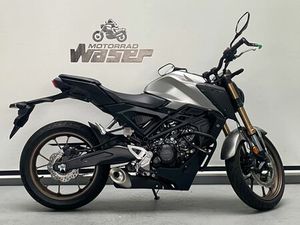 HONDA CB 125 R MIT STURZBÜGEL UND TIEFERLEGUNG