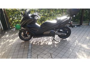 KYMCO AK 550
