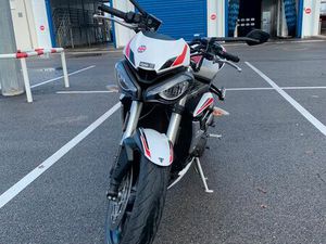 TRIUMPH STREET TRIPLE 660S A2