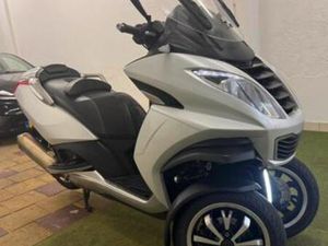 PEUGEOT METROPOLIS 400I | 2014 / MP3 / FUOCO DRIEWIELER — SCOOTERS | PEUGEOT — MARKTPLAATS