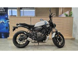 YAMAHA XSR 700 35KW 2022 700 CM3 | MOTO ROADSTER | 152 KM | BLANC | 63170 AUBIERE