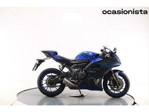 YAMAHA - R7