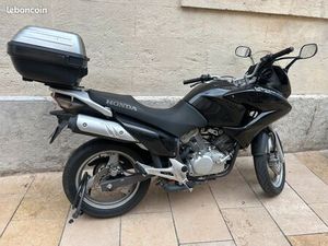 MOTO VARADERO 125