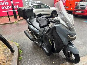 YAMAHA NMAX 125