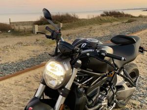 DUCATI MONSTER 821 – 2018 – TRÈS BONNE ÉTAT – LIGNE TERMIGNONI