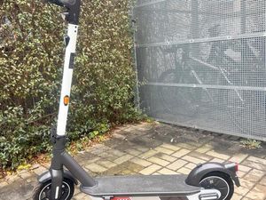 AUDI E-SCOOTER SEGWAY NINEBOT MIT VIEL ZUBEHÖR