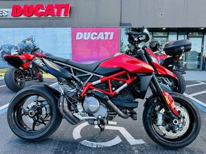 2020 DUCATI HYPERMOTARD 950 RED