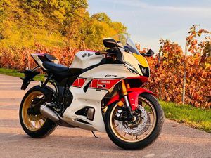 YAMAHA R7 WORLD GP 60TH