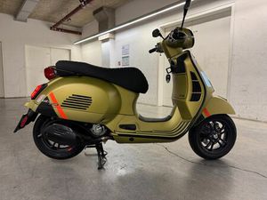 VESPA GTS 300 SUPER SPORT