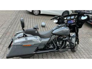 HARLEY DAVIDSON STREET GLIDE - TOURING MOTORRAD