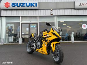 SUZUKI GSX-8R A2