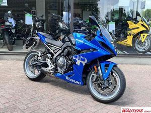 ② SUZUKI GSX-8R