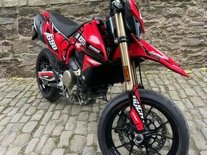 DUCATI 698 MONO KEINE KTM SMCR / HUSQVARNA 701