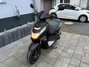 PEUGEOT KISBEE 50 CCM BLACK EDITION – 2024 – 4.410 KM