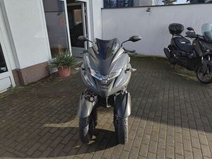 YAMAHA TRICITY 300 VORFÜHRER