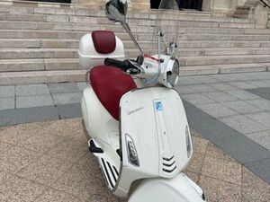 VESPA PRIMAVERA 125