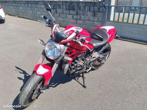DUCATI MONSTER 821