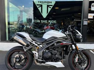 TRIUMPH SPEED TRIPLE 1050 RS 2018 1050 CM3 | MOTO ROADSTER | 14 530 KM | BLANC | 63170 AUBIERE