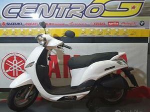 YAMAHA D&APOS;ELIGHT