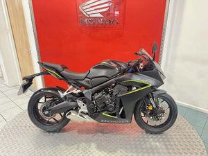 NEW HONDA CBR650R E-CLUTCH FOR SALE IN SURREY