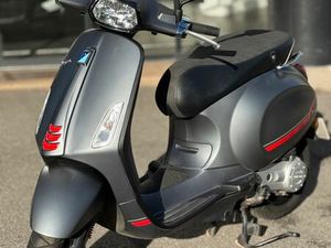 SCOOTER VESPA SPRINT 50 CC 4T GRIS MAT - 2024 - TB ÉTAT