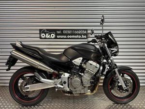 ② HONDA CB900F HORNET + 1 AN GARANTIE + ENTRETIEN GRATUIT!