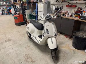 VESPA 300 GTS SUPER