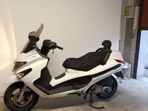 VENDS SCOOTER PIAGGIO X EVO 125 CC