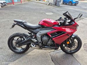 TRIUMPH DAYTONA 660