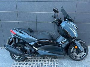 YAMAHA - XMAX 125